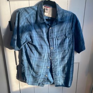 North Face Small short sleeve shirt small